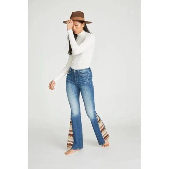 Driftwood Farrah Flare Jeans in Woodland 28 - Picture 2 of 16